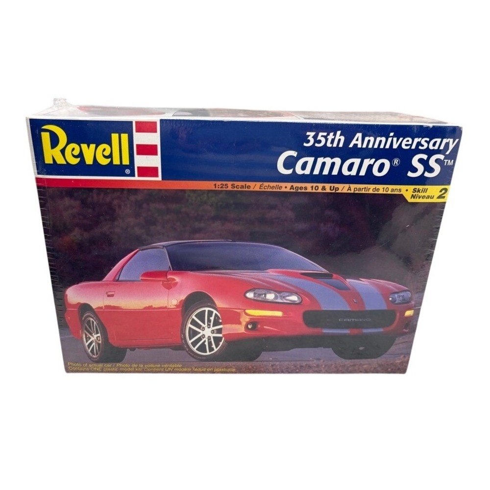 Revell 35th Anniversary Camaro SS 1:25 Scale Model Kit 85-2380 New Sealed 2002